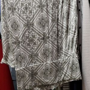 Maxi skirt with slit